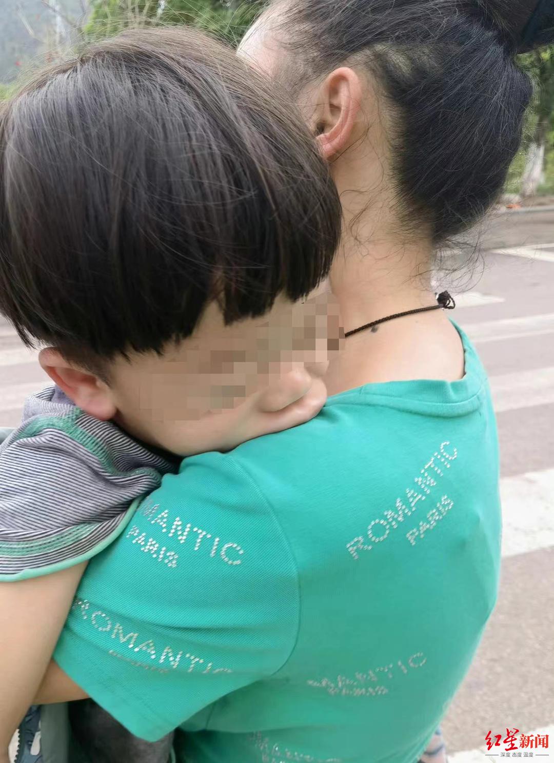 恐怖蚂蚁!西昌男童被红火蚁咬伤休克紧急送医脱险 医生:红火蚁已进入活跃期休闲区蓝鸢梦想 - Www.slyday.coM 恐怖蚂蚁!西昌男童被红火蚁咬伤休克紧急送医脱险 医生:红火蚁已进入活跃期休闲区蓝鸢梦想 - Www.slyday.coM