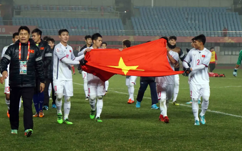 越南亚冠历史首胜！越媒落井下石嘲讽中国足球，咱们以德报怨祝福