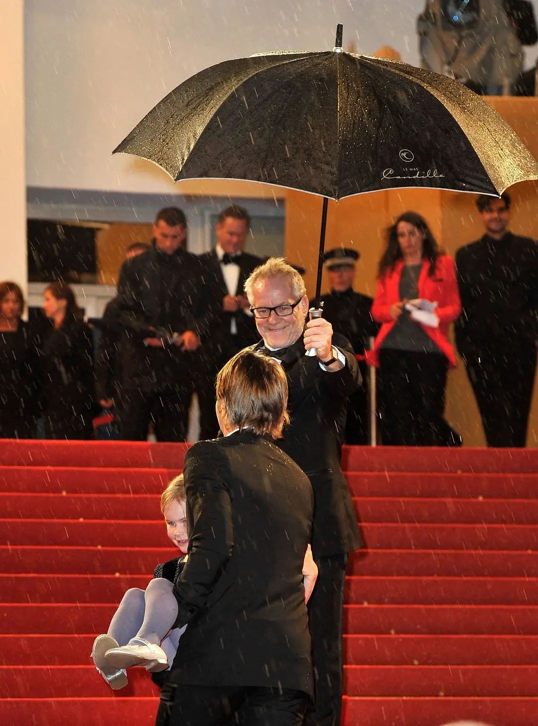 天降性感大叔救下德普的场,裘花红毯气场也输给他,太邪魅了…休闲区蓝鸢梦想 - Www.slyday.coM 天降性感大叔救下德普的场,裘花红毯气场也输给他,太邪魅了…休闲区蓝鸢梦想 - Www.slyday.coM