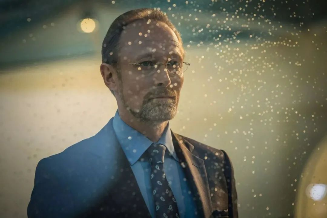 天降性感大叔救下德普的场,裘花红毯气场也输给他,太邪魅了…休闲区蓝鸢梦想 - Www.slyday.coM 天降性感大叔救下德普的场,裘花红毯气场也输给他,太邪魅了…休闲区蓝鸢梦想 - Www.slyday.coM