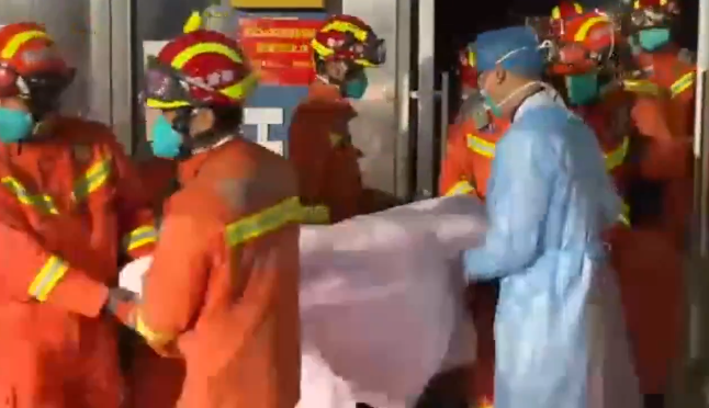 自建房塌房:2人被刑拘,9人被批准逮捕!更多细节:被困女孩曾说想大口大口喝矿泉水休闲区蓝鸢梦想 - Www.slyday.coM 自建房塌房:2人被刑拘,9人被批准逮捕!更多细节:被困女孩曾说想大口大口喝矿泉水休闲区蓝鸢梦想 - Www.slyday.coM