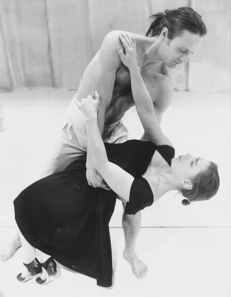 天降性感大叔救下德普的场,裘花红毯气场也输给他,太邪魅了…休闲区蓝鸢梦想 - Www.slyday.coM 天降性感大叔救下德普的场,裘花红毯气场也输给他,太邪魅了…休闲区蓝鸢梦想 - Www.slyday.coM