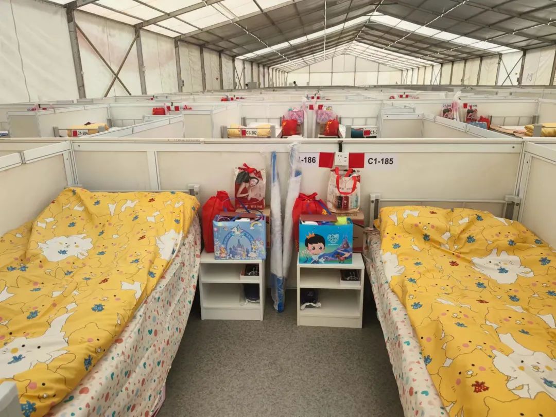 上海首个“帐篷式方舱”已有超2700人出院休闲区蓝鸢梦想 - Www.slyday.coM 上海首个“帐篷式方舱”已有超2700人出院休闲区蓝鸢梦想 - Www.slyday.coM