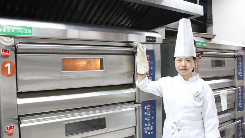 【奋斗者·正青春】广东省五一劳动奖章获得者冯莉: 三尺讲台绘青春,精益求精育工匠休闲区蓝鸢梦想 - Www.slyday.coM 【奋斗者·正青春】广东省五一劳动奖章获得者冯莉: 三尺讲台绘青春,精益求精育工匠休闲区蓝鸢梦想 - Www.slyday.coM