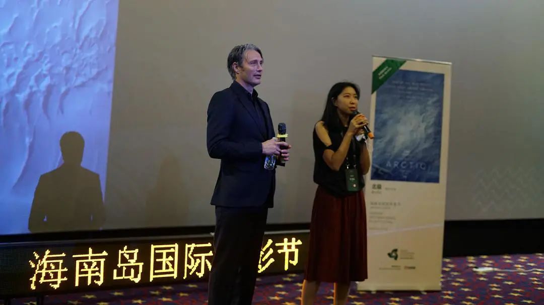 天降性感大叔救下德普的场,裘花红毯气场也输给他,太邪魅了…休闲区蓝鸢梦想 - Www.slyday.coM 天降性感大叔救下德普的场,裘花红毯气场也输给他,太邪魅了…休闲区蓝鸢梦想 - Www.slyday.coM