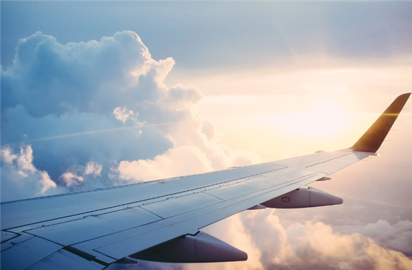 印度一波音737突发故障17人重伤 乘客:感觉像从100层楼上掉下来休闲区蓝鸢梦想 - Www.slyday.coM 印度一波音737突发故障17人重伤 乘客:感觉像从100层楼上掉下来休闲区蓝鸢梦想 - Www.slyday.coM