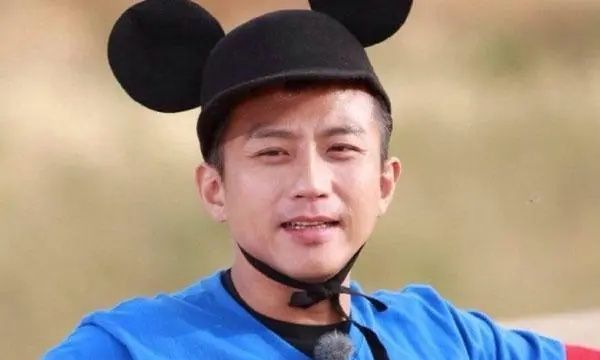 奔跑吧兄弟身价排行榜_张哲瀚晒7月工作行程,5月商业价值排行第一,连续无休粉丝都心疼(2)