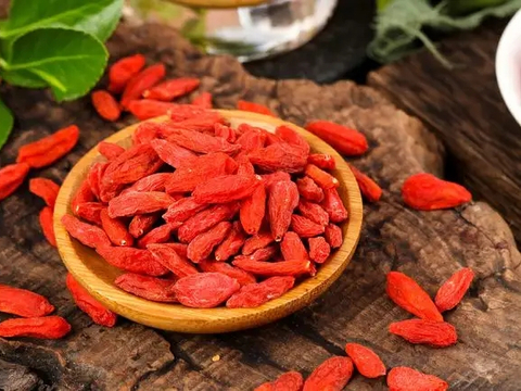 枸杞，红枣，蜂蜜，核桃分心木，锁阳，肉苁蓉可以一起泡水喝吗？