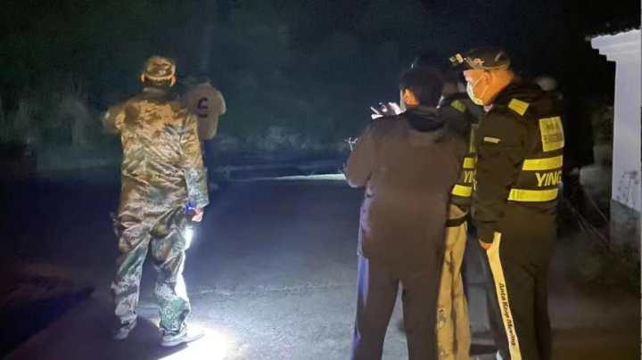 80多人24小时不间断搜寻,走失山林间的杭州老太终于被找到了休闲区蓝鸢梦想 - Www.slyday.coM 80多人24小时不间断搜寻,走失山林间的杭州老太终于被找到了休闲区蓝鸢梦想 - Www.slyday.coM