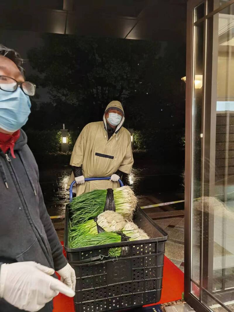 小区被封后,我报名做了楼栋志愿者,不想一做就是54天……休闲区蓝鸢梦想 - Www.slyday.coM 小区被封后,我报名做了楼栋志愿者,不想一做就是54天……休闲区蓝鸢梦想 - Www.slyday.coM