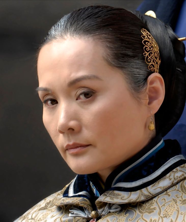 上海演员吴冕当婆婆的女儿与丈夫恩爱42年生一子今幸福美满