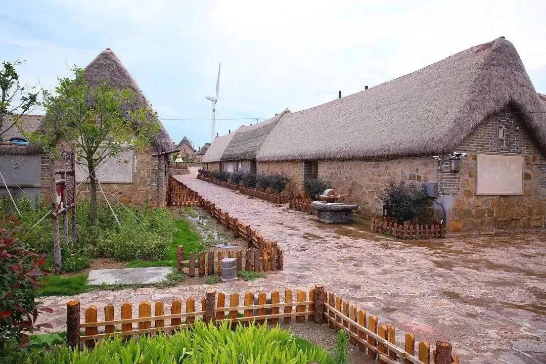 她才是山东最不该被遗忘的海滨小城!比大连更撩人,却美得很低调!休闲区蓝鸢梦想 - Www.slyday.coM 她才是山东最不该被遗忘的海滨小城!比大连更撩人,却美得很低调!休闲区蓝鸢梦想 - Www.slyday.coM