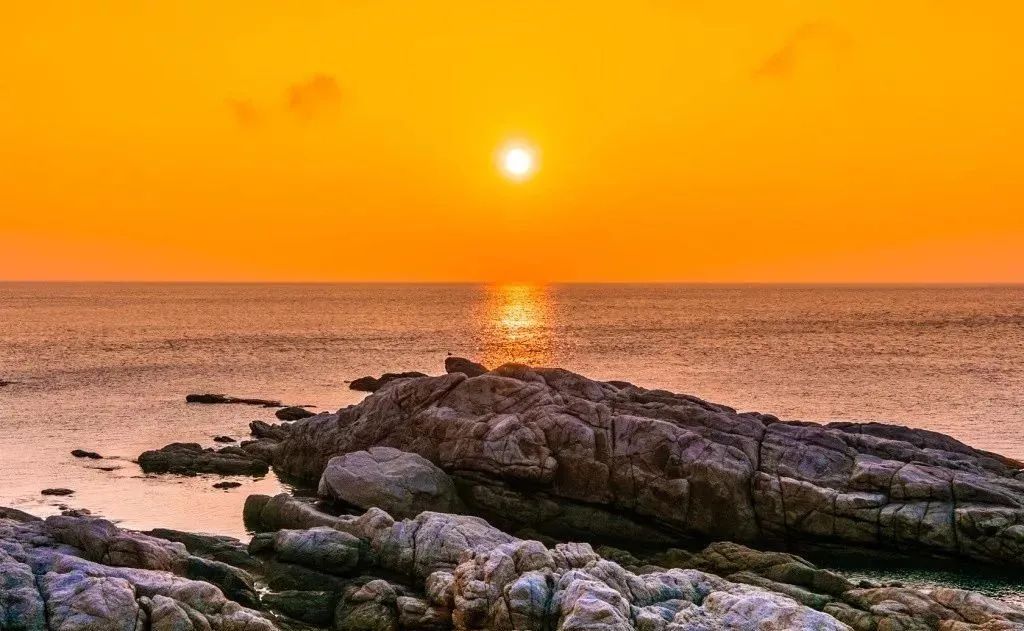 她才是山东最不该被遗忘的海滨小城!比大连更撩人,却美得很低调!休闲区蓝鸢梦想 - Www.slyday.coM 她才是山东最不该被遗忘的海滨小城!比大连更撩人,却美得很低调!休闲区蓝鸢梦想 - Www.slyday.coM