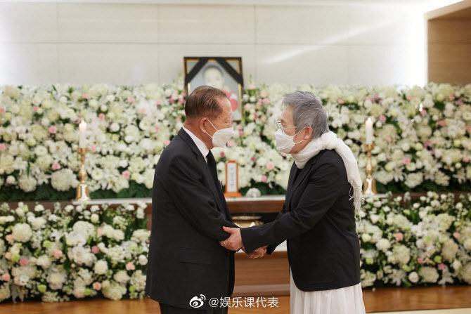 8日，已故<a href=