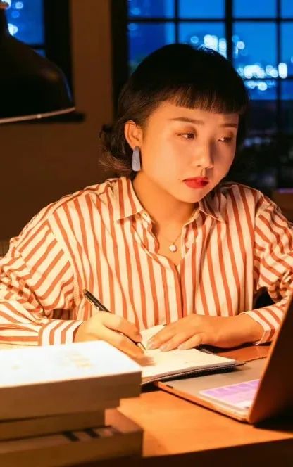 都什么时代了还在讨论身材和长相?休闲区蓝鸢梦想 - Www.slyday.coM 都什么时代了还在讨论身材和长相?休闲区蓝鸢梦想 - Www.slyday.coM