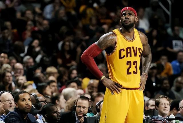 NBA门面没人要!湖人交易詹姆斯未收到报价,37岁已不再是香饽饽