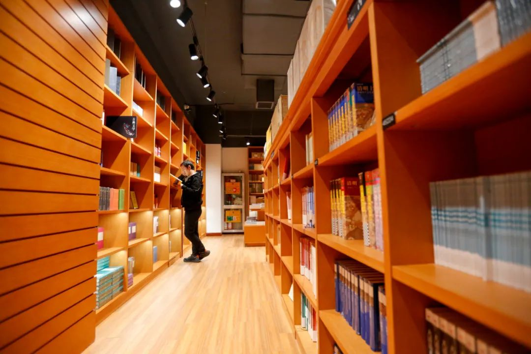观点丨实体书店不妨大胆走出去