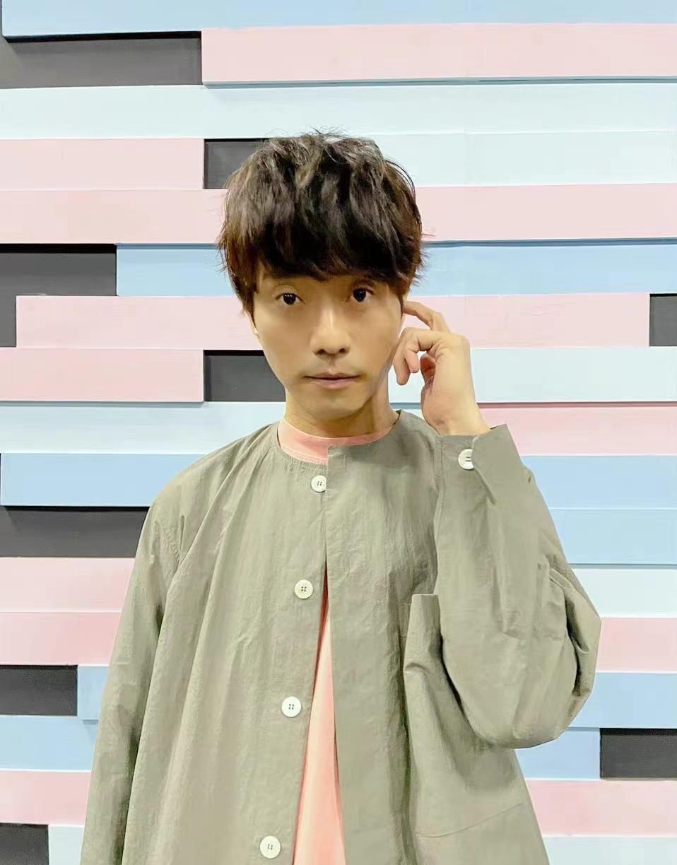 张栋梁暴瘦后容貌大变。从前的温柔王子变大叔,老气横秋难以辨认休闲区蓝鸢梦想 - Www.slyday.coM 张栋梁暴瘦后容貌大变。从前的温柔王子变大叔,老气横秋难以辨认休闲区蓝鸢梦想 - Www.slyday.coM