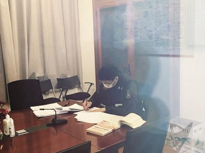 安保员考上上海交大研究生!休闲区蓝鸢梦想 - Www.slyday.coM 安保员考上上海交大研究生!休闲区蓝鸢梦想 - Www.slyday.coM