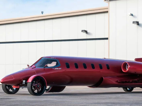 飞机改装成12米加长豪车，居然还能上路？