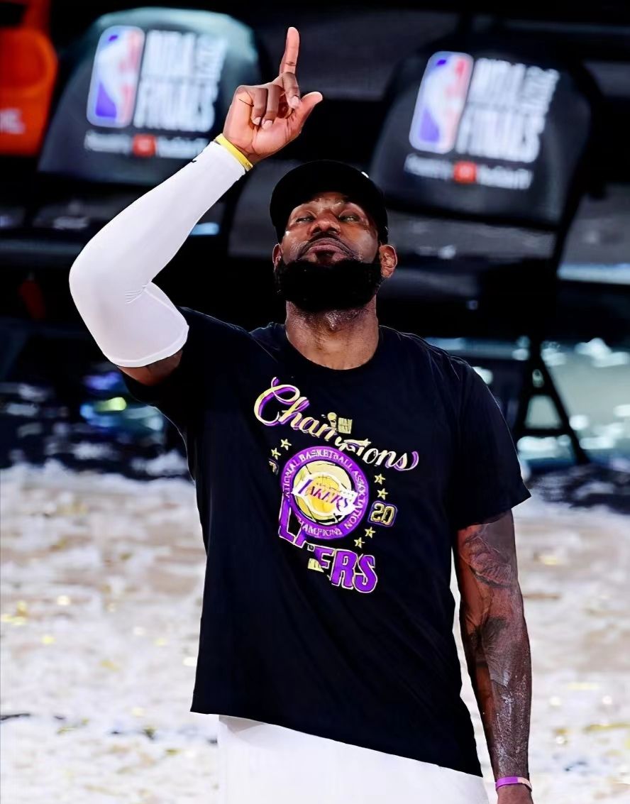 剖析勇士战术体系变革库里最后巅峰与科尔执教未来走向