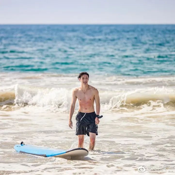 但愿这个夏天,能去海边过“向往的生活”休闲区蓝鸢梦想 - Www.slyday.coM 但愿这个夏天,能去海边过“向往的生活”休闲区蓝鸢梦想 - Www.slyday.coM