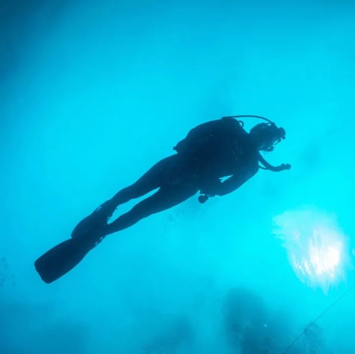 但愿这个夏天,能去海边过“向往的生活”休闲区蓝鸢梦想 - Www.slyday.coM 但愿这个夏天,能去海边过“向往的生活”休闲区蓝鸢梦想 - Www.slyday.coM