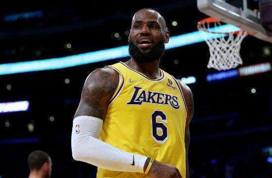 奥尼尔:NBA历史这五位组一队,相信这阵容无法在系列赛被击败