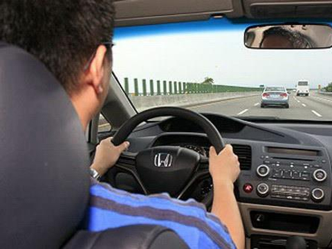 汽车长期不开该如何保养