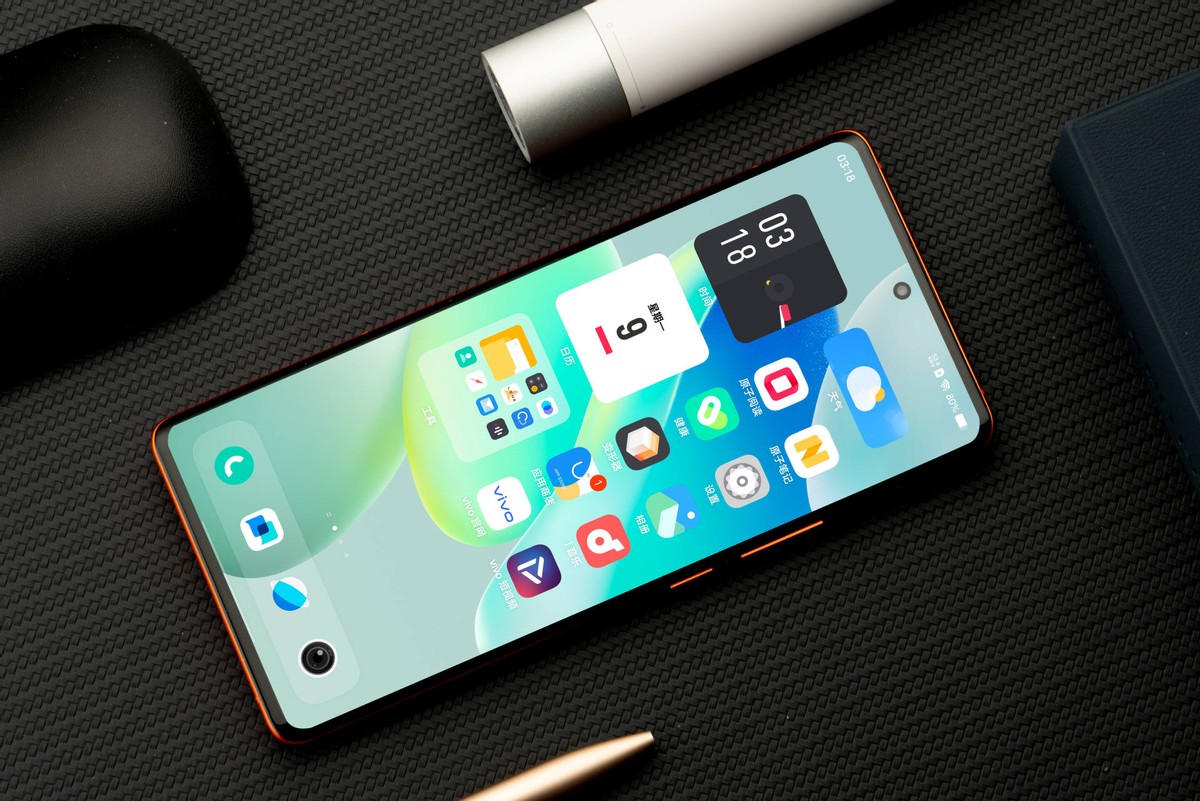 vivo X80 Pro 骁龙 8 版本体验:蔡司影像+双芯性能旗舰休闲区蓝鸢梦想 - Www.slyday.coM vivo X80 Pro 骁龙 8 版本体验:蔡司影像+双芯性能旗舰休闲区蓝鸢梦想 - Www.slyday.coM