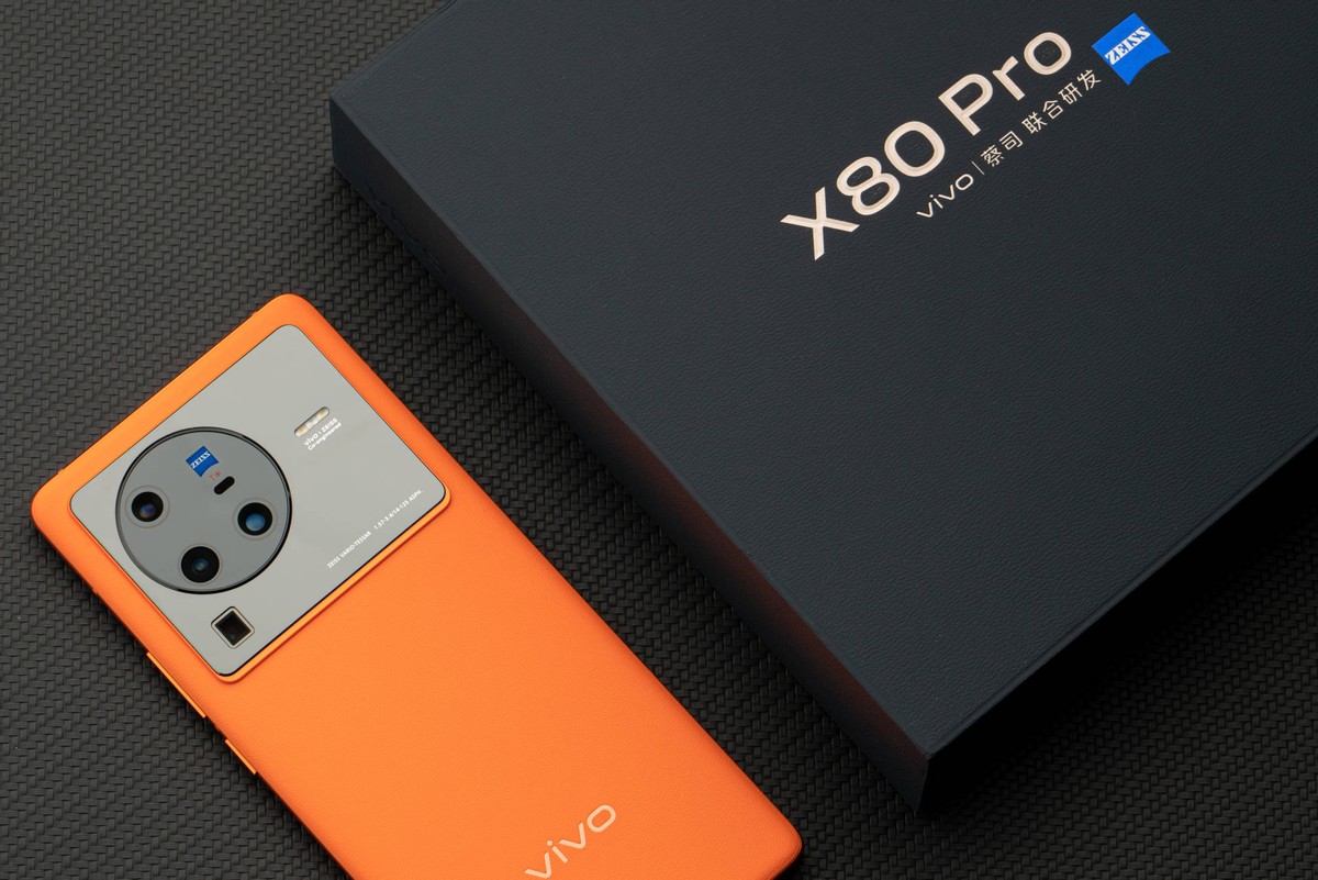 vivo X80 Pro 骁龙 8 版本体验:蔡司影像+双芯性能旗舰休闲区蓝鸢梦想 - Www.slyday.coM vivo X80 Pro 骁龙 8 版本体验:蔡司影像+双芯性能旗舰休闲区蓝鸢梦想 - Www.slyday.coM