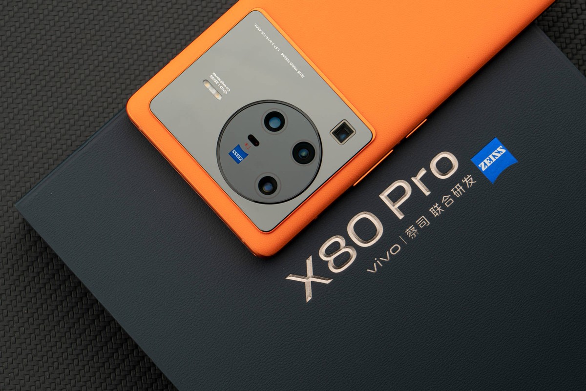 vivo X80 Pro 骁龙 8 版本体验:蔡司影像+双芯性能旗舰休闲区蓝鸢梦想 - Www.slyday.coM vivo X80 Pro 骁龙 8 版本体验:蔡司影像+双芯性能旗舰休闲区蓝鸢梦想 - Www.slyday.coM