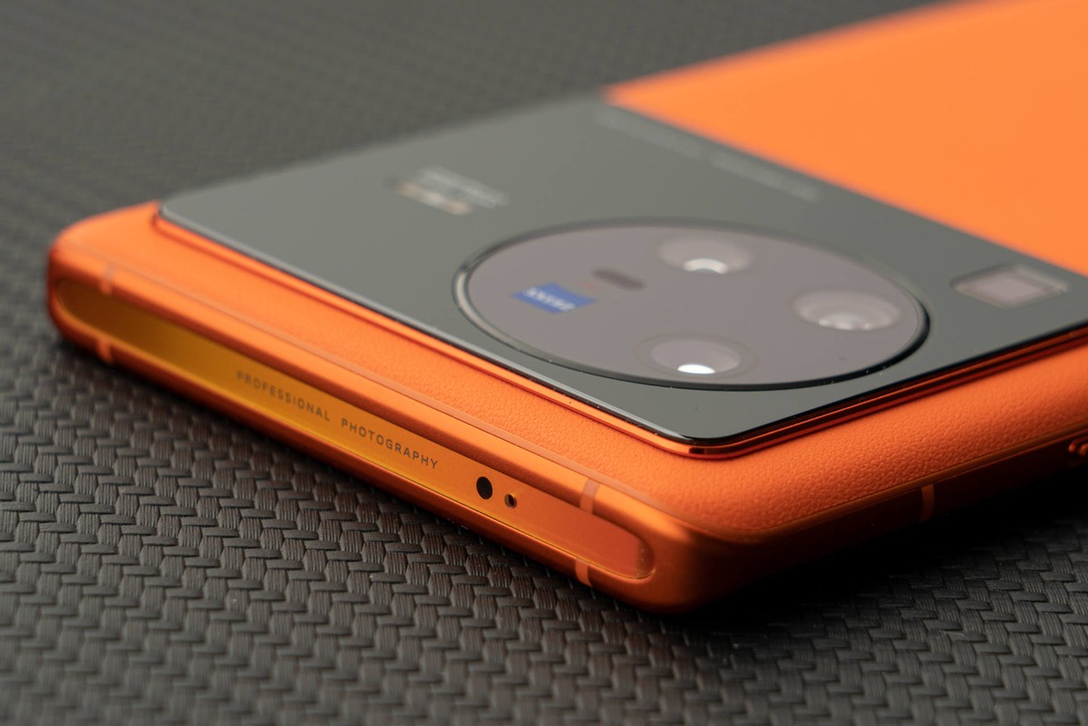 vivo X80 Pro 骁龙 8 版本体验:蔡司影像+双芯性能旗舰休闲区蓝鸢梦想 - Www.slyday.coM vivo X80 Pro 骁龙 8 版本体验:蔡司影像+双芯性能旗舰休闲区蓝鸢梦想 - Www.slyday.coM