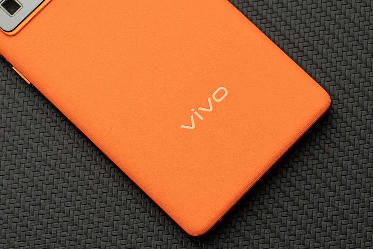 vivo X80 Pro 骁龙 8 版本体验:蔡司影像+双芯性能旗舰休闲区蓝鸢梦想 - Www.slyday.coM vivo X80 Pro 骁龙 8 版本体验:蔡司影像+双芯性能旗舰休闲区蓝鸢梦想 - Www.slyday.coM