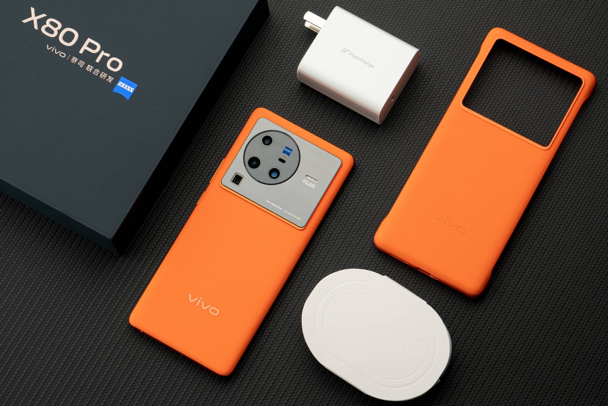 vivo X80 Pro 骁龙 8 版本体验:蔡司影像+双芯性能旗舰休闲区蓝鸢梦想 - Www.slyday.coM vivo X80 Pro 骁龙 8 版本体验:蔡司影像+双芯性能旗舰休闲区蓝鸢梦想 - Www.slyday.coM