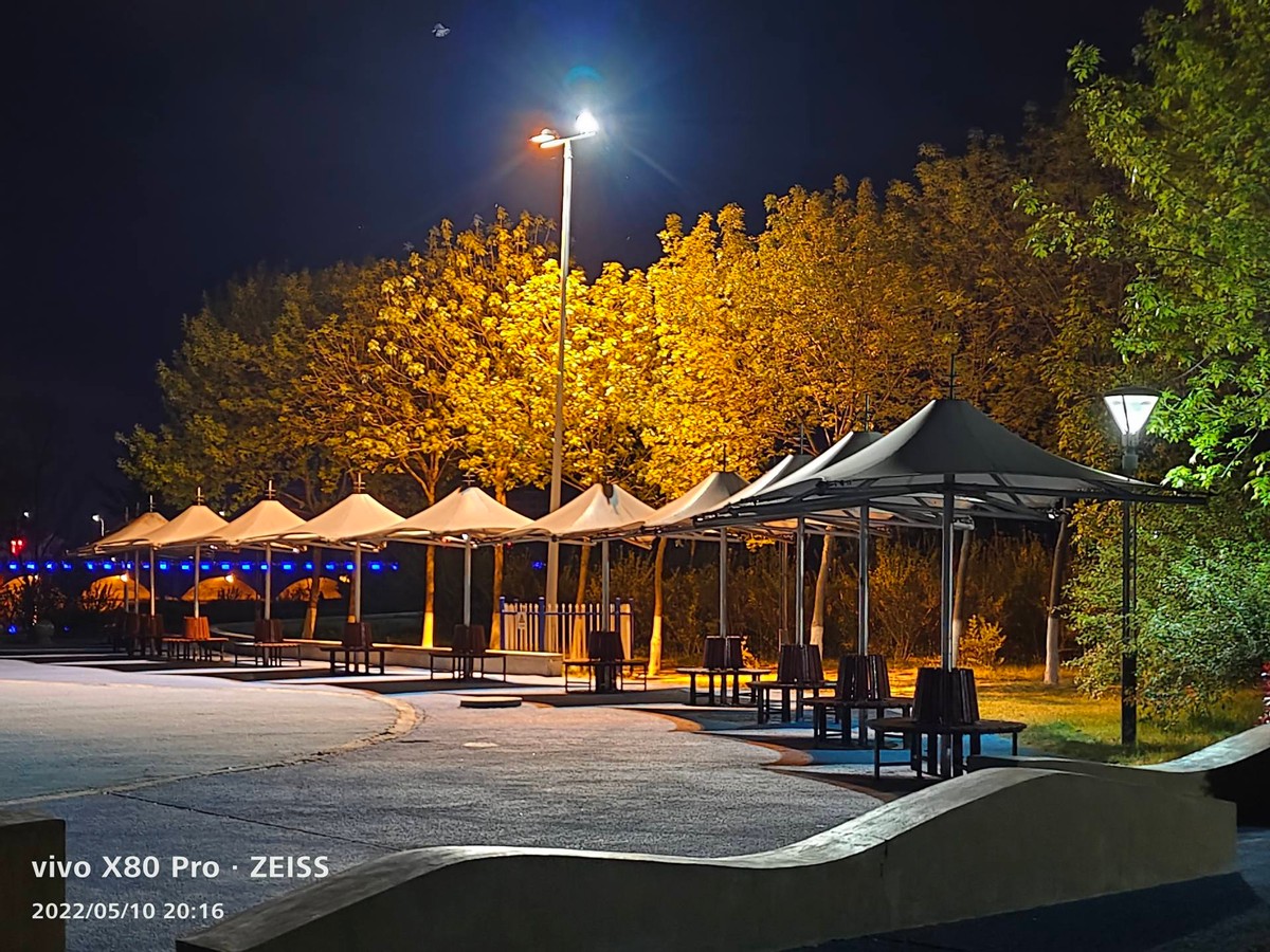 vivo X80 Pro 骁龙 8 版本体验:蔡司影像+双芯性能旗舰休闲区蓝鸢梦想 - Www.slyday.coM vivo X80 Pro 骁龙 8 版本体验:蔡司影像+双芯性能旗舰休闲区蓝鸢梦想 - Www.slyday.coM