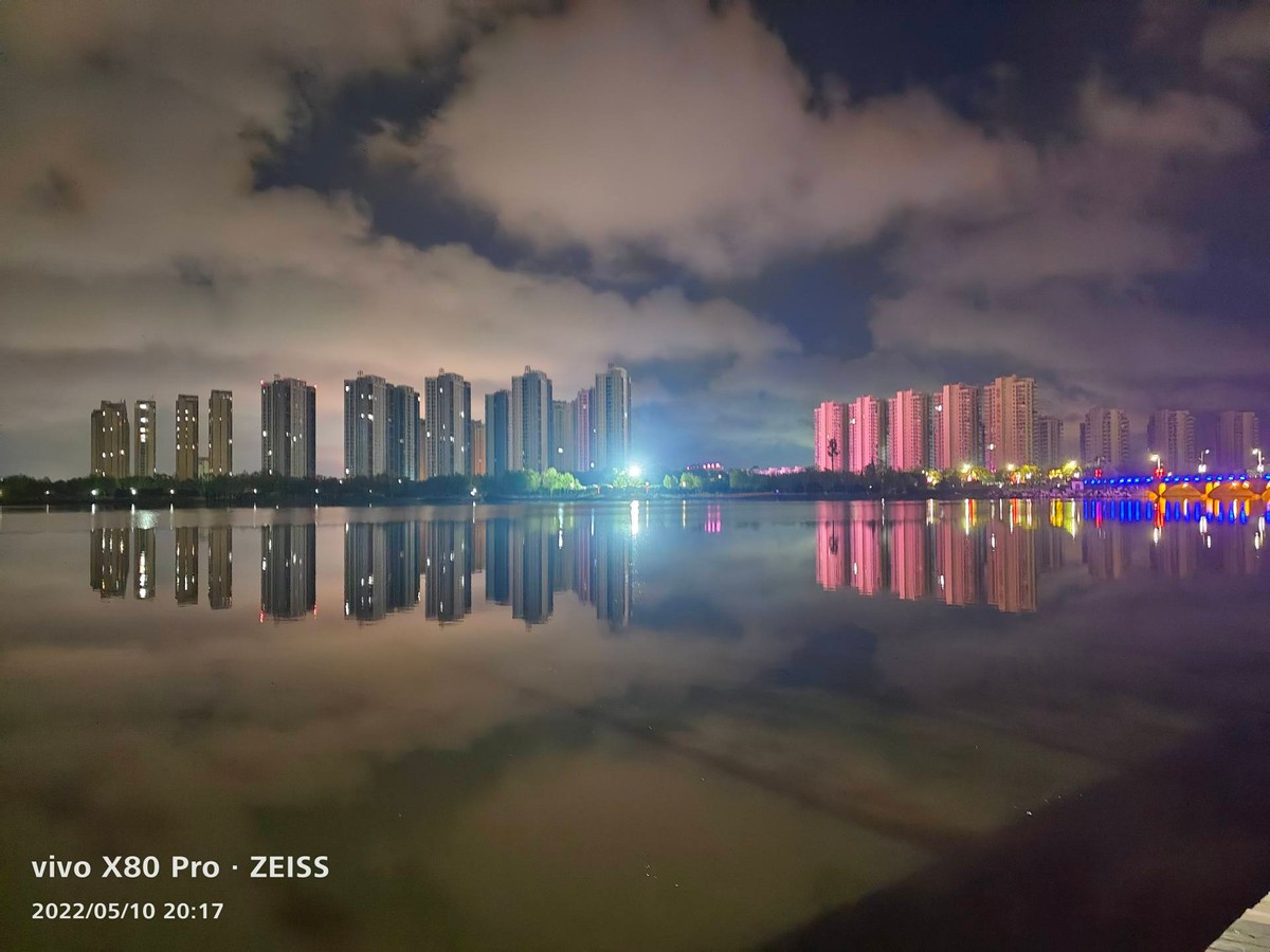 vivo X80 Pro 骁龙 8 版本体验:蔡司影像+双芯性能旗舰休闲区蓝鸢梦想 - Www.slyday.coM vivo X80 Pro 骁龙 8 版本体验:蔡司影像+双芯性能旗舰休闲区蓝鸢梦想 - Www.slyday.coM