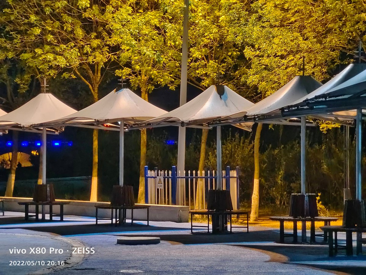 vivo X80 Pro 骁龙 8 版本体验:蔡司影像+双芯性能旗舰休闲区蓝鸢梦想 - Www.slyday.coM vivo X80 Pro 骁龙 8 版本体验:蔡司影像+双芯性能旗舰休闲区蓝鸢梦想 - Www.slyday.coM