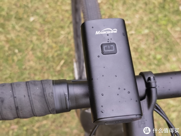 八天川藏极限挑战赛指定用灯——迈极炫RN3000高亮自行车灯测评休闲区蓝鸢梦想 - Www.slyday.coM 八天川藏极限挑战赛指定用灯——迈极炫RN3000高亮自行车灯测评休闲区蓝鸢梦想 - Www.slyday.coM