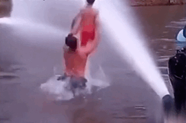 Papi酱被现场逼疯,反怼引2.7亿网友怒赞:爸爸带不带娃,妈妈过的是两种人生休闲区蓝鸢梦想 - Www.slyday.coM Papi酱被现场逼疯,反怼引2.7亿网友怒赞:爸爸带不带娃,妈妈过的是两种人生休闲区蓝鸢梦想 - Www.slyday.coM