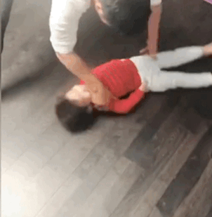 Papi酱被现场逼疯,反怼引2.7亿网友怒赞:爸爸带不带娃,妈妈过的是两种人生休闲区蓝鸢梦想 - Www.slyday.coM Papi酱被现场逼疯,反怼引2.7亿网友怒赞:爸爸带不带娃,妈妈过的是两种人生休闲区蓝鸢梦想 - Www.slyday.coM