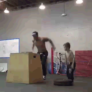 Papi酱被现场逼疯,反怼引2.7亿网友怒赞:爸爸带不带娃,妈妈过的是两种人生休闲区蓝鸢梦想 - Www.slyday.coM Papi酱被现场逼疯,反怼引2.7亿网友怒赞:爸爸带不带娃,妈妈过的是两种人生休闲区蓝鸢梦想 - Www.slyday.coM