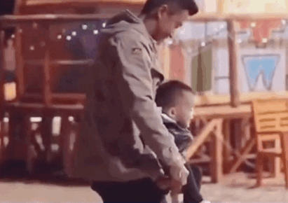 Papi酱被现场逼疯,反怼引2.7亿网友怒赞:爸爸带不带娃,妈妈过的是两种人生休闲区蓝鸢梦想 - Www.slyday.coM Papi酱被现场逼疯,反怼引2.7亿网友怒赞:爸爸带不带娃,妈妈过的是两种人生休闲区蓝鸢梦想 - Www.slyday.coM