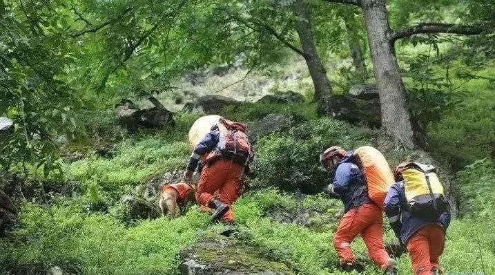 13人私自进入大理苍山后失联,6人仍在搜救!近年来此地不少游客曾被困!休闲区蓝鸢梦想 - Www.slyday.coM 13人私自进入大理苍山后失联,6人仍在搜救!近年来此地不少游客曾被困!休闲区蓝鸢梦想 - Www.slyday.coM