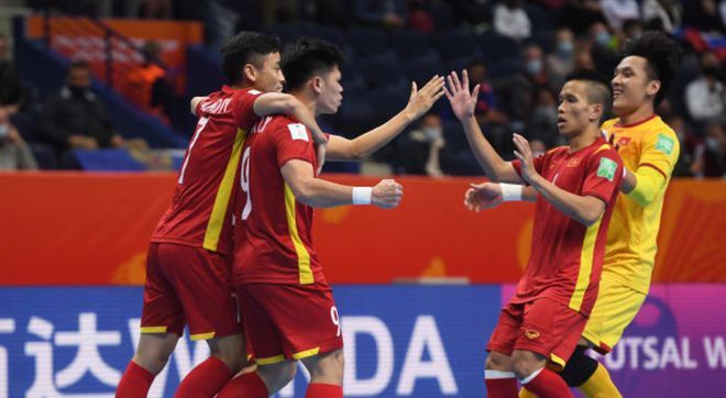 7比1,7比0!越南男女足连场大胜进4强,现场球迷沉浸在欢乐中