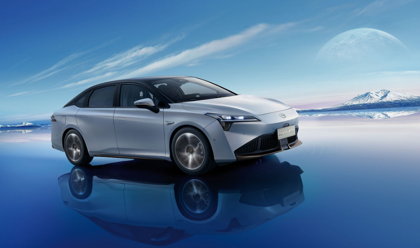 20万以内纯电轿车怎么选?小鹏、飞凡、几何、埃安申请出战