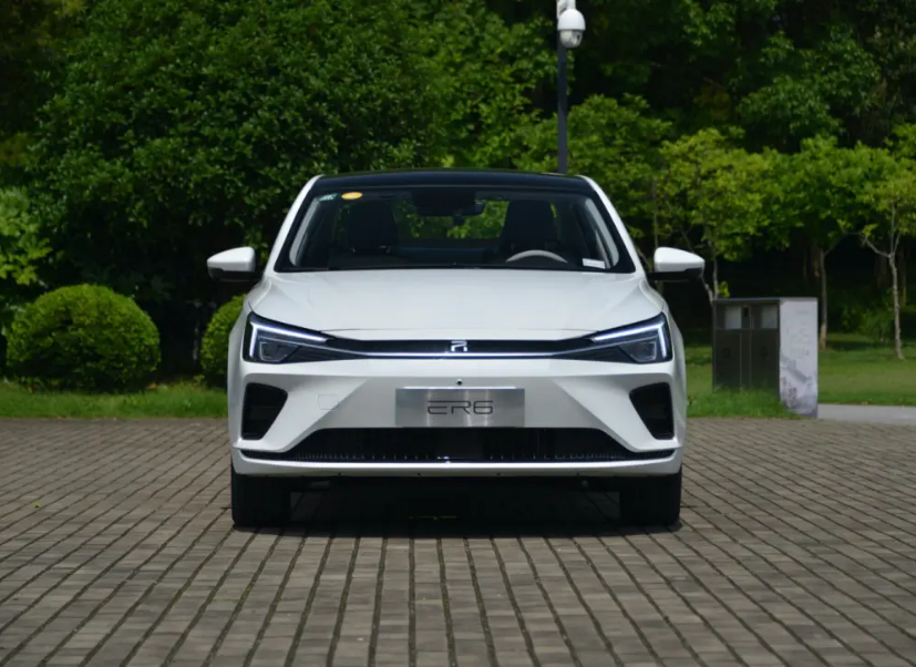 20万以内纯电轿车怎么选?小鹏、飞凡、几何、埃安申请出战