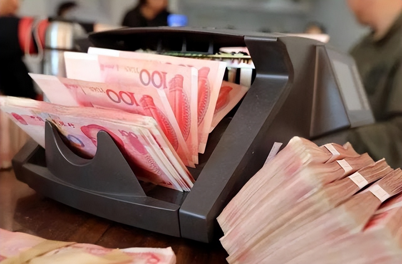 ​20万元存入银行，一个月有多少利息？算完一笔账，心中就有数了