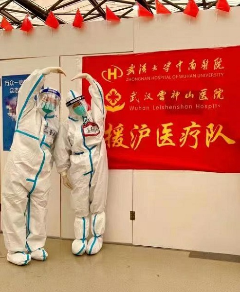 湖北省疫情最新消息从武汉雷神山到上海新国博方舱医院他们在坚守中又相遇