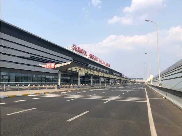 虹桥站逾6千旅客昨启程离沪!两人加价五千余元倒卖9张火车票,被抓!休闲区蓝鸢梦想 - Www.slyday.coM 虹桥站逾6千旅客昨启程离沪!两人加价五千余元倒卖9张火车票,被抓!休闲区蓝鸢梦想 - Www.slyday.coM